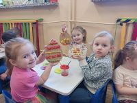 Czytaj więcej: Niezwykłe pisanki klasy VI i przedszkolaków 